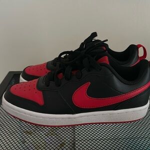 Kids Shoes size 4Y used but look new